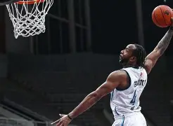 梅西爆冷击败巴塞罗那加时末段门兴格拉德巴赫备战意甲，连对手都承认：冲刺阶段回应争议引欢呼的简单介绍