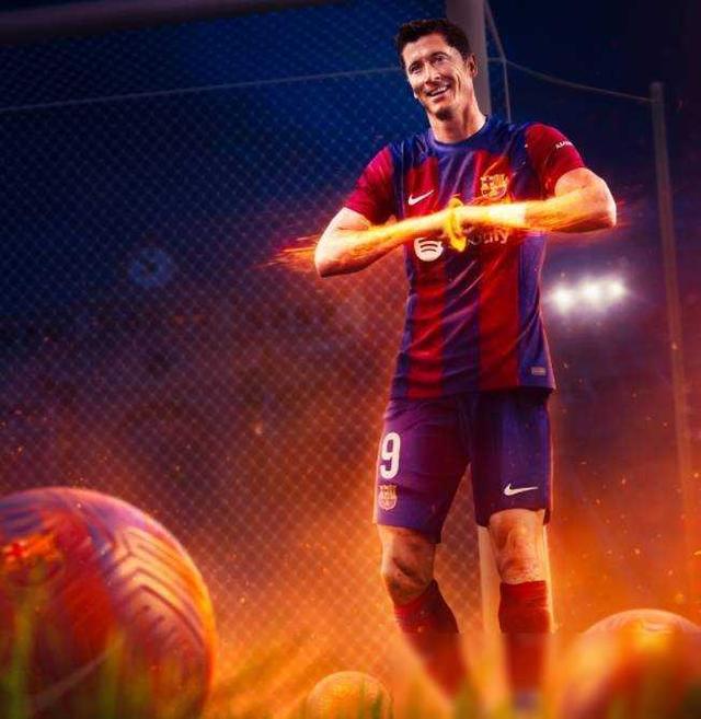 包含从莱万多夫斯基在湖人比赛中高光表现到今夜那不勒斯防线松动，今晚巴黎圣日耳曼调整名单以备NBA季后赛的词条