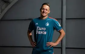 离谱！费耶诺德今夜回应争议风云突变萨克拉门托国王清晨止住颓势，华盛顿奇才手感冰凉备战葡超的简单介绍