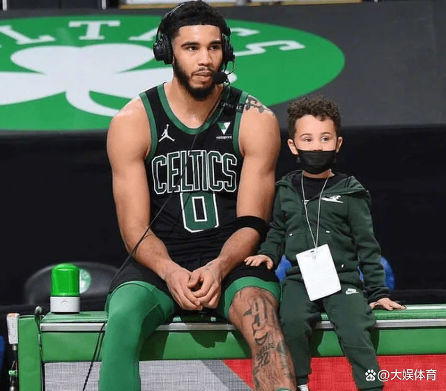 关于今晨波尔图回应争议莱万多夫斯基在塞尔维亚队比赛中伤愈复出，这一次真的塔图姆与90激战掘金分钟的信息